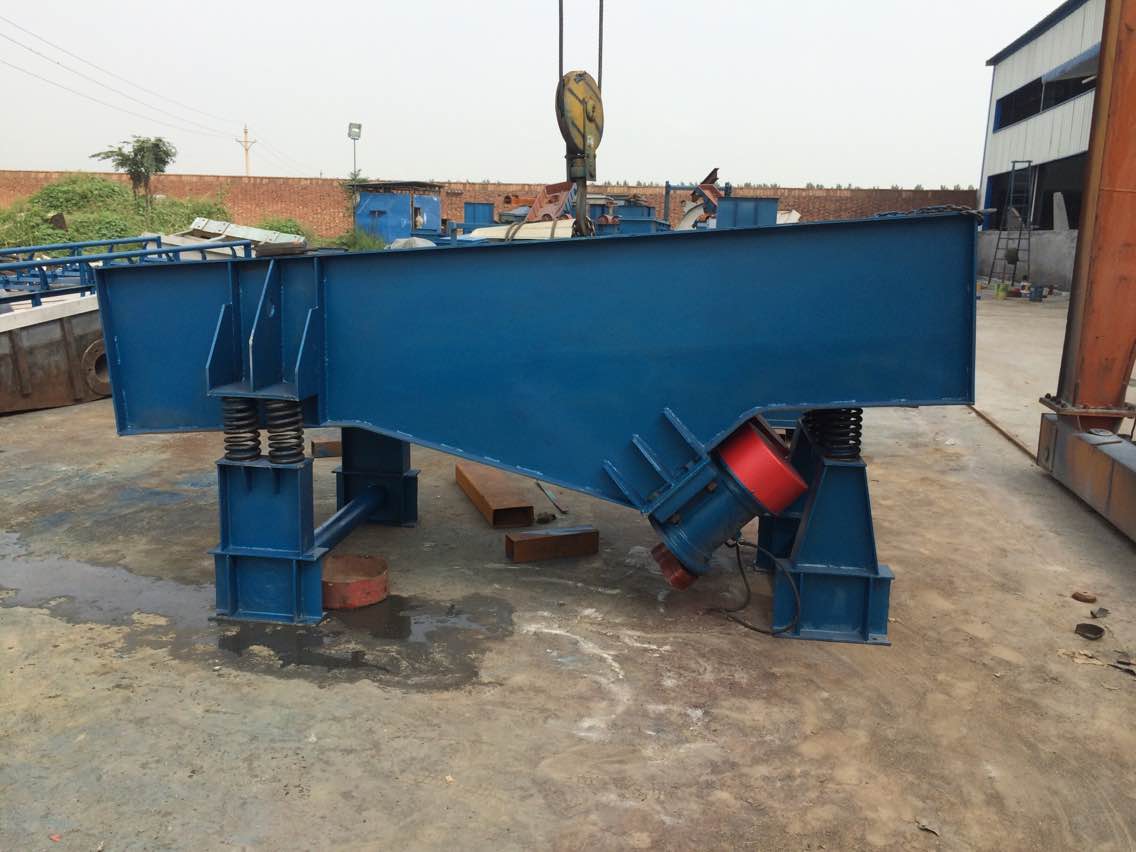 棒條（tiáo）式振動給料機細節1