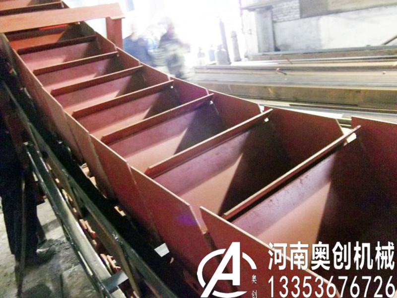 DS連（lián）續鬥式輸（shū）送機