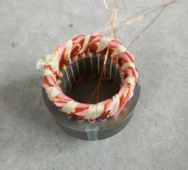 振動電（diàn）機線圈展示