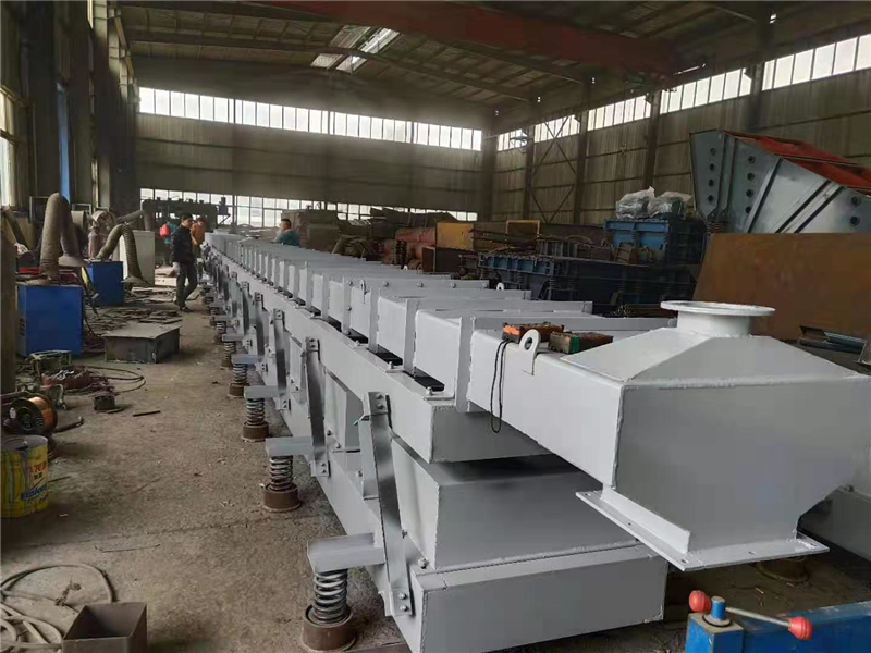 長距離耐高溫（wēn）振動輸送機1