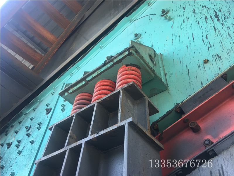 原煤分（fèn）級弛張（zhāng）篩現場