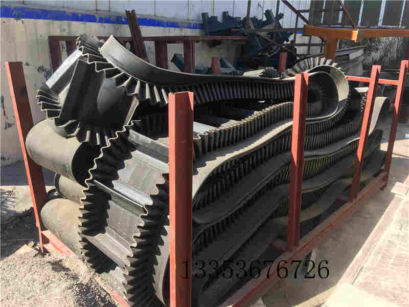 膠（jiāo）帶（dài）輸送機擋（dǎng）邊皮帶圖片