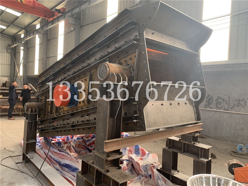 微（wēi）粉撞（zhuàng）擊篩方便（biàn）易調節的激振力