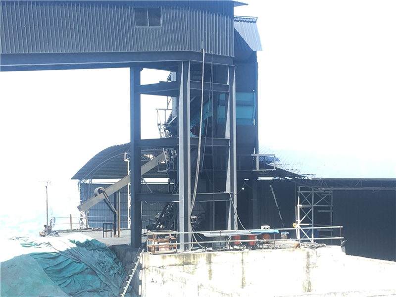 雲南綜采原煤分（fèn）級高彈自清（qīng）網弛張篩