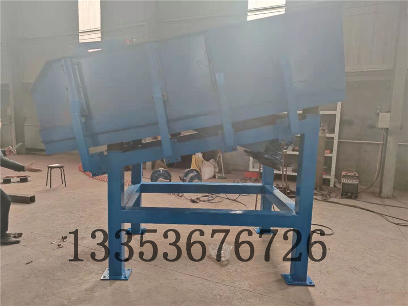 采石(shí)礦大型振動放礦機1 采石礦大型(xíng)振動放礦機1