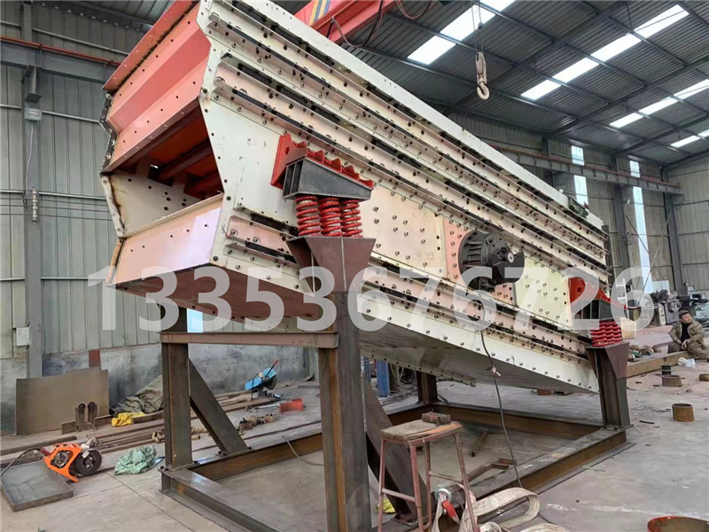 細粉分（fèn）級方（fāng）形搖擺篩和沸騰弛張篩的特點結構原理的對比