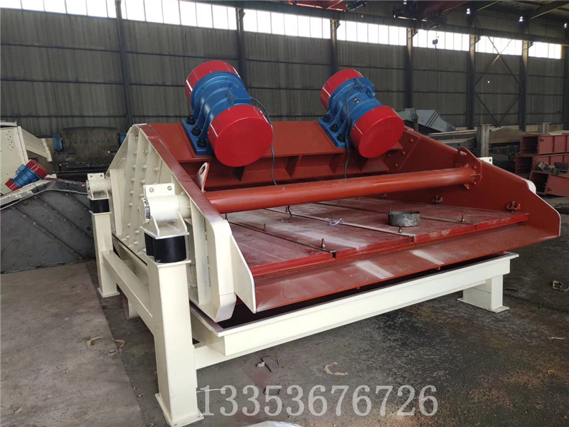 砂石料（liào）廠水洗砂直線脫（tuō）水篩在使用時我們要注意哪些？1