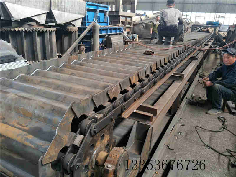 大塊尖銳原料專用（yòng）重型板式喂料機的（de）結構特點介紹