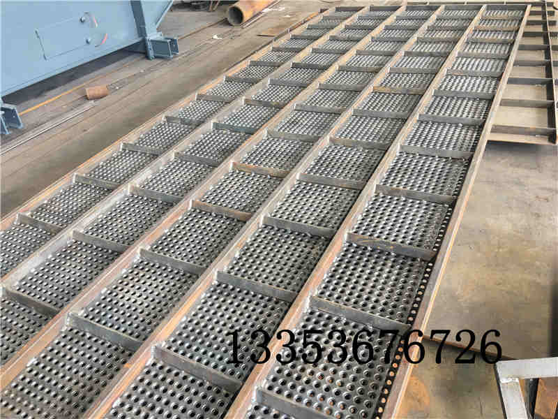 澱粉方形搖擺篩采用哪種清網方式可以（yǐ）實現不堵網？2