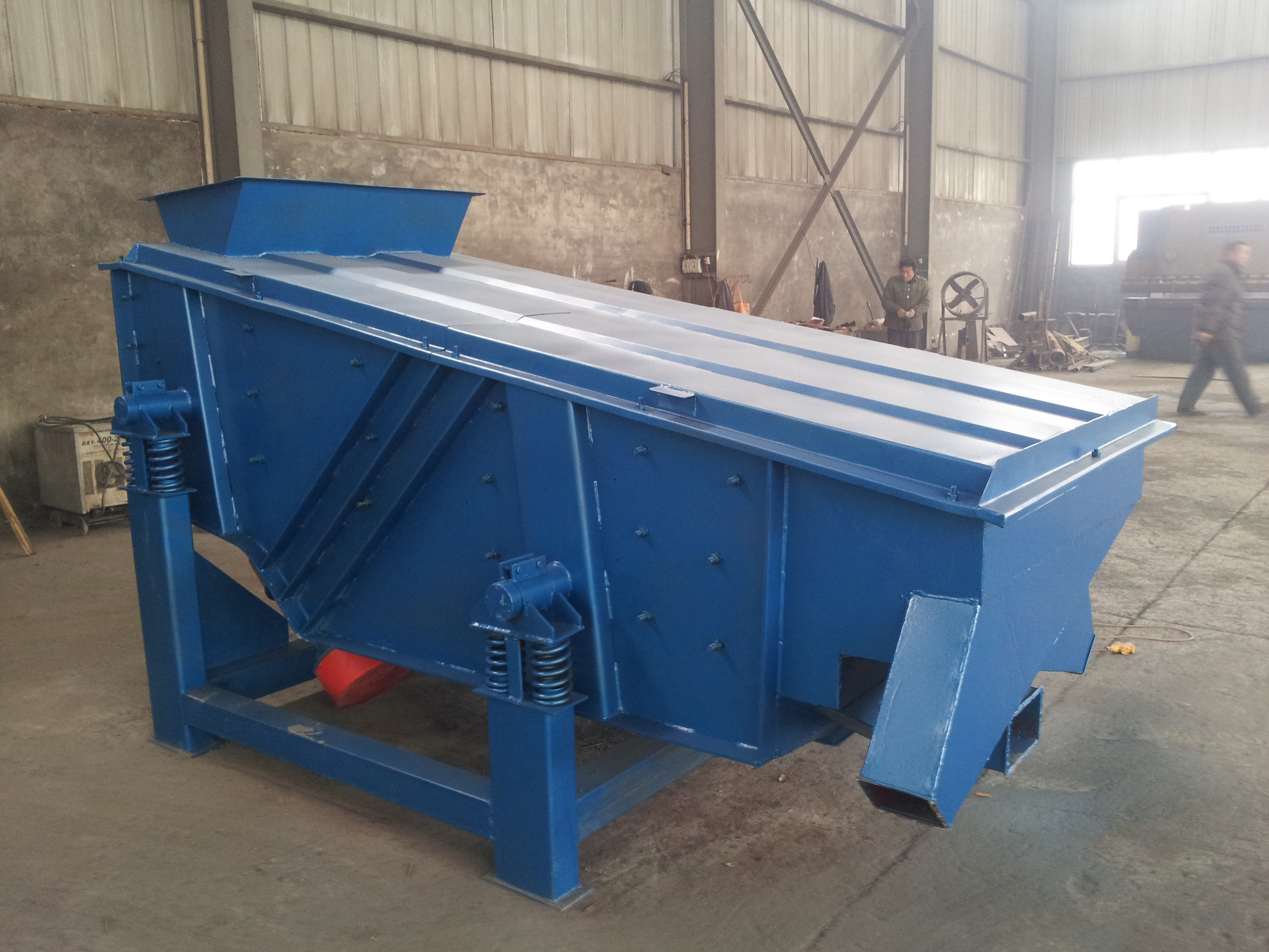 全封閉礦用振動篩的結（jié）構特點