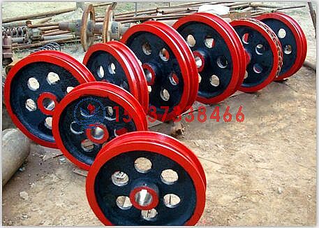 中央鏈鬥式（shì）提升機