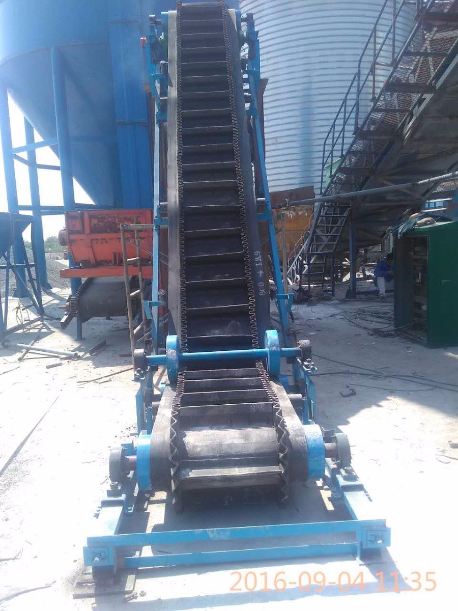 波狀擋邊皮帶（dài）機