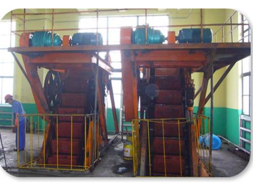 脫水撈坑式鬥提機