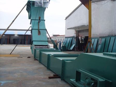 爬坡刮板（bǎn）輸送機廠（chǎng）家展示