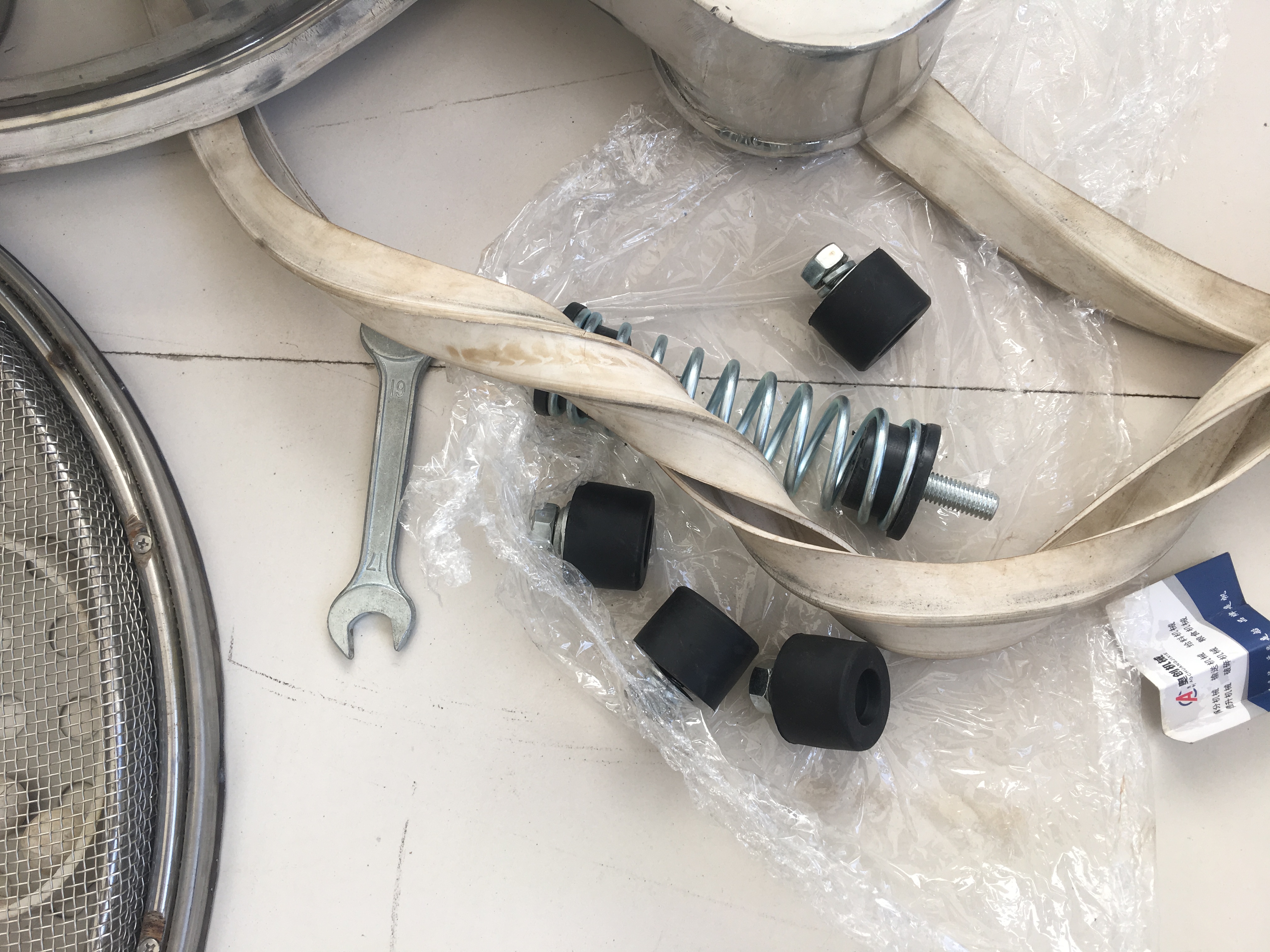 旋（xuán）振篩封條壓框（kuàng）配（pèi）件