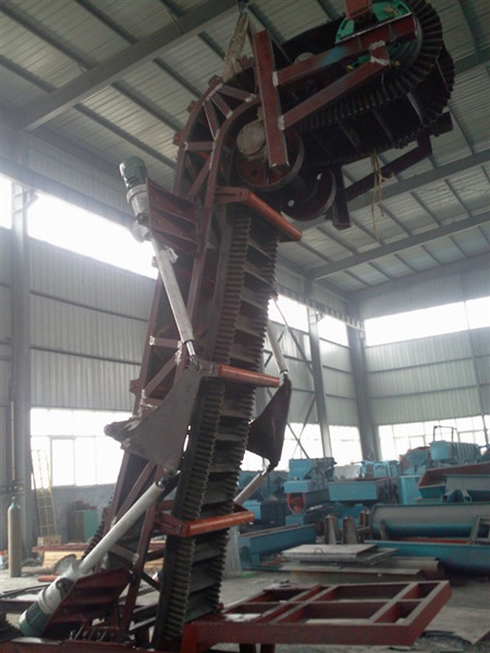 燒結砂粉大傾角（jiǎo）皮（pí）帶輸（shū）送機（jī）23