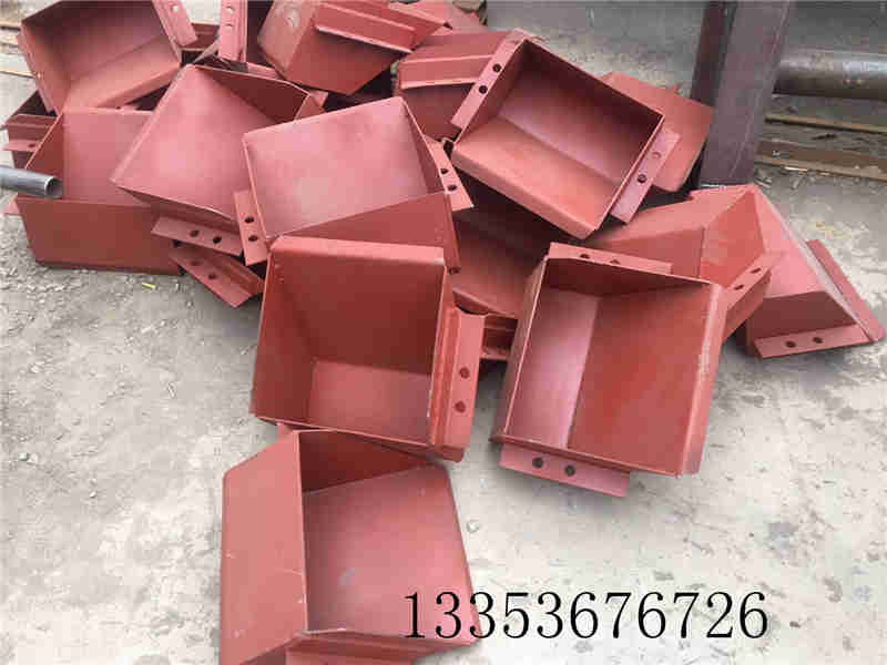 板鏈提升機料(liào)鬥 板(bǎn)鏈(liàn)提升機(jī)料鬥